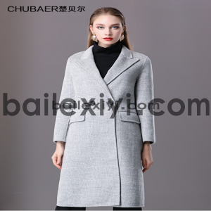 主流毛衣有时候换换品格也是能穿出美丽