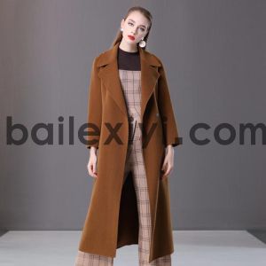 经典的中长款羊毛大衣，高端有质感