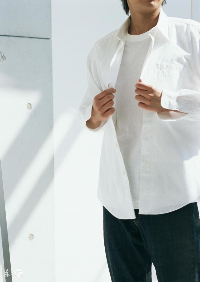 如果不小心把衣服手甩的时候变形了要怎么处理(图1)