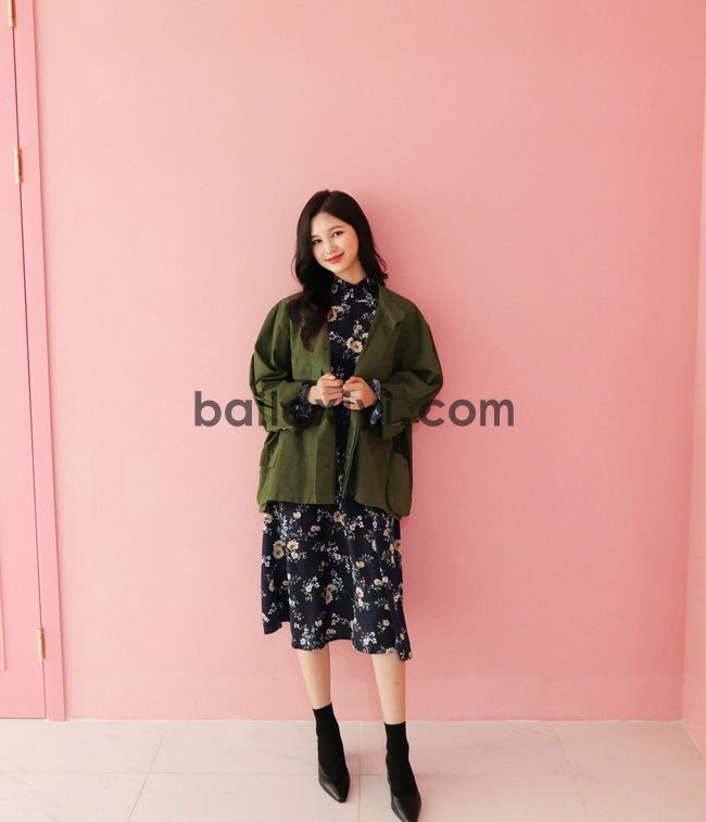 冬季简约搭配，美女穿出超神女神风范(图2)