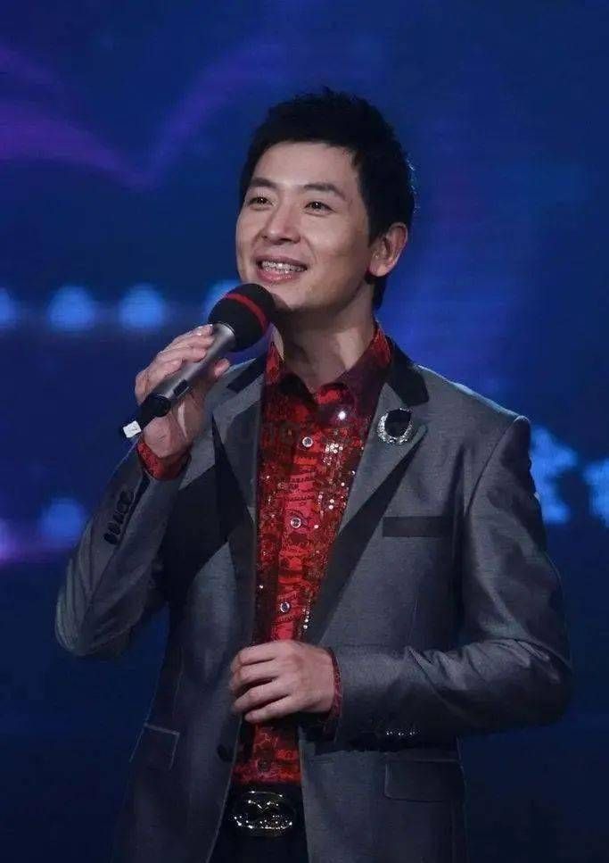 一曲成名，拒绝春晚，唱《阿莲》的戴军如今怎么样了？ (图6)